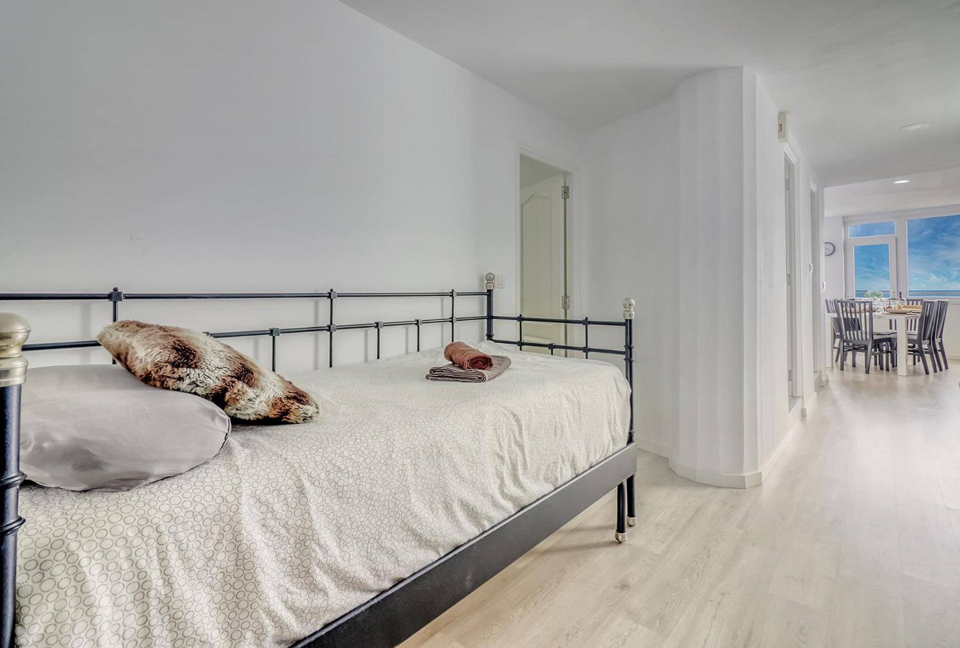 Central Modern Apartment With Private Parking & Ocean View & Coffee Corner Icod de los Vinos Kültér fotó